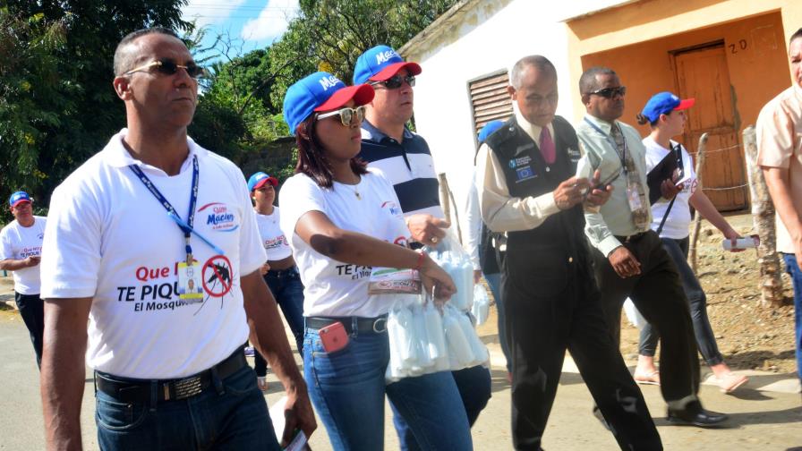 Empresarios se unen a jornada contra el dengue  en Cotuí