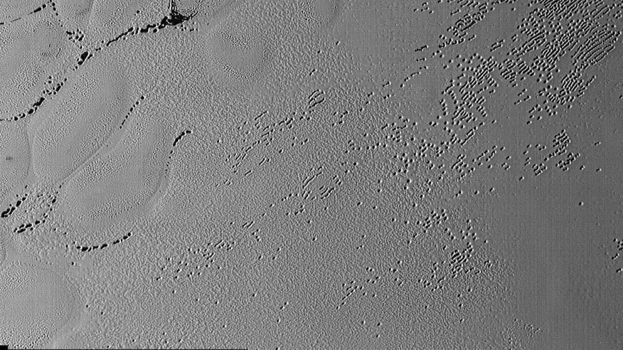 Nuevos datos muestran que la superficie de Plutón es diversa y de varios colores