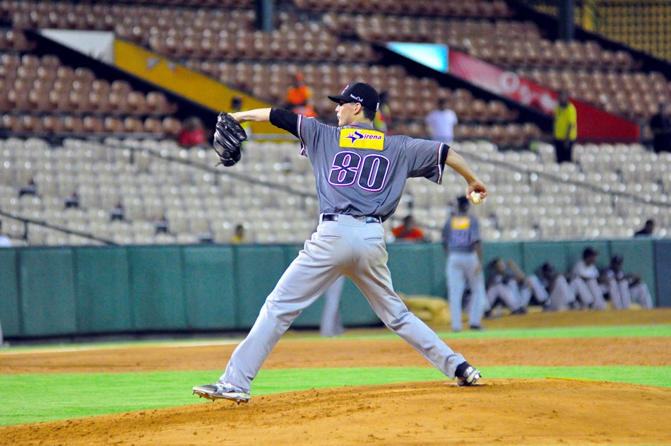 Parker Frazier fue el lanzador abridor por los Gigantes del Cibao