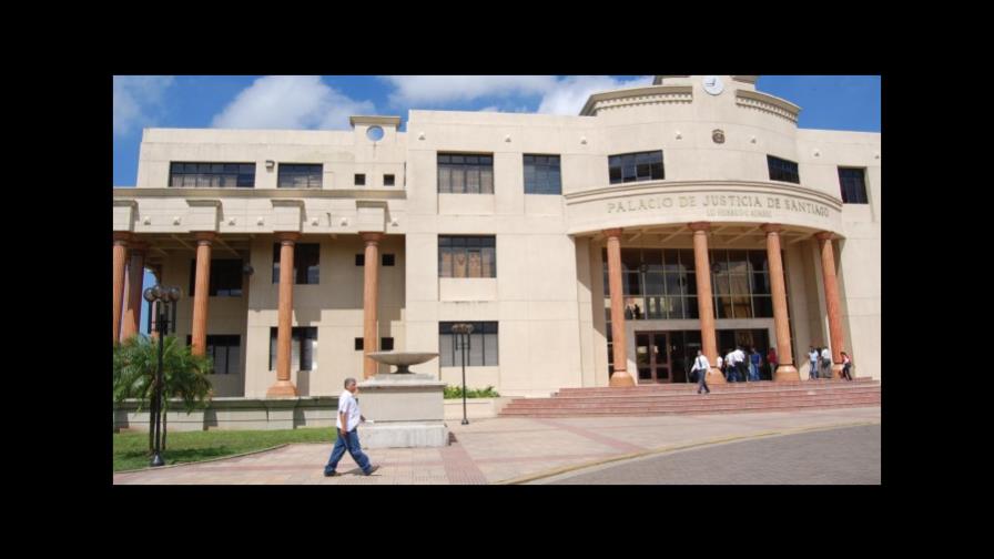 Imponen prisión preventiva a propietario de estudio fotográfico por falsificación de documentos 