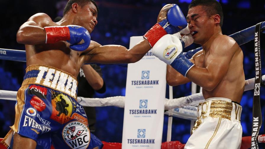 El Chocolatito González retiene el cetro mosca al acabar con Viloria en nueve asaltos