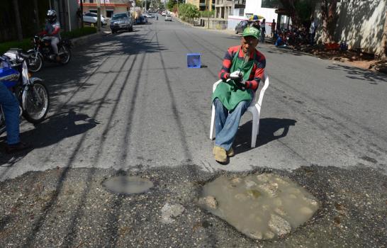 Como un arroyo bajo el pavimento de la ciudad