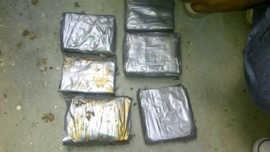 Le ocupan tres kilos de cocaína a turista alemán