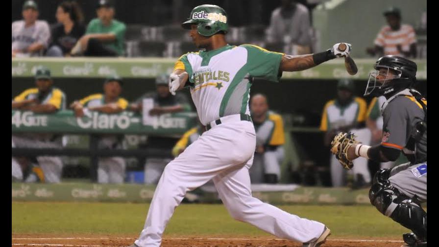 Las Estrellas vencen a los Toros con un rally de 9 carreras en el octavo episodio