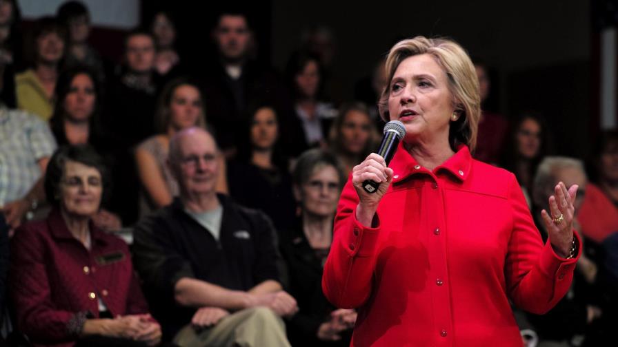 Clinton ganó debate pero no amplía ventaja sobre Sanders, según sondeo de CNN 