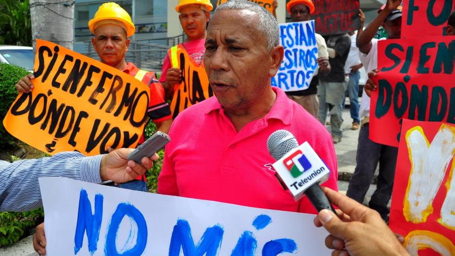 Obreros de la construcción montan piquete en Santiago en reclamo de pensiones 