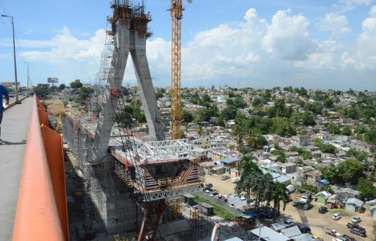 Opret avanza desalojos en Gualey para conectar puente atirantado con el Metro de Santo Domingo