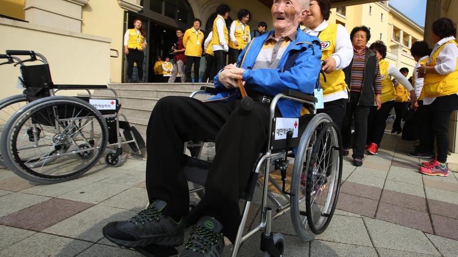 Familias separadas por Guerra de Corea inician reencuentro 