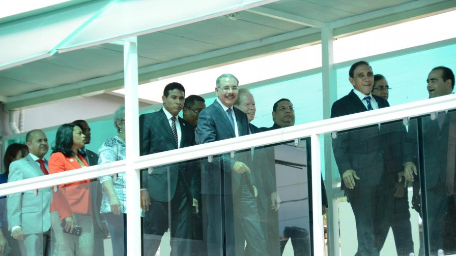 Medina inaugura consultorios en la Clínica Cruz Jiminián, en Cristo Rey