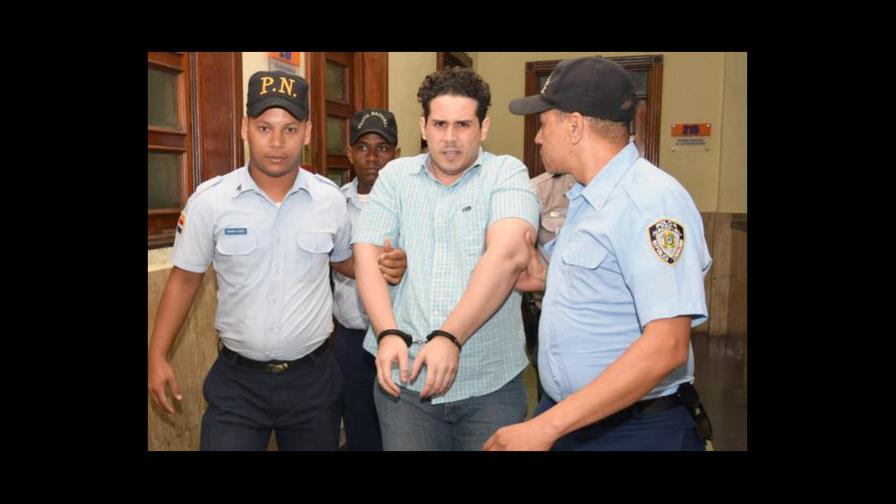 Familiares de hombre que mataron en ascensor dicen imputado le robó RD$600 mil y una pistola Familiares de hombre que mataron en ascensor dicen imputado le robó RD$600 mil y una pistola