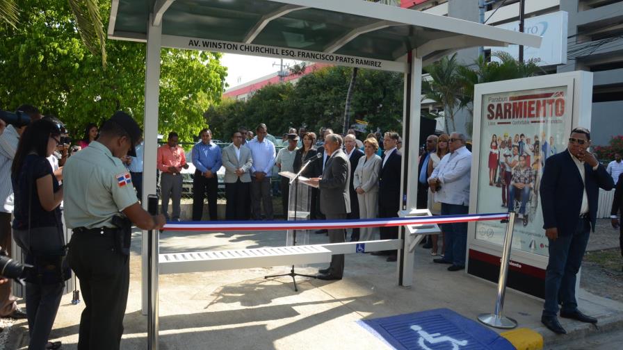Ayuntamiento del Distrito Nacional inaugura moderna parada de transporte público