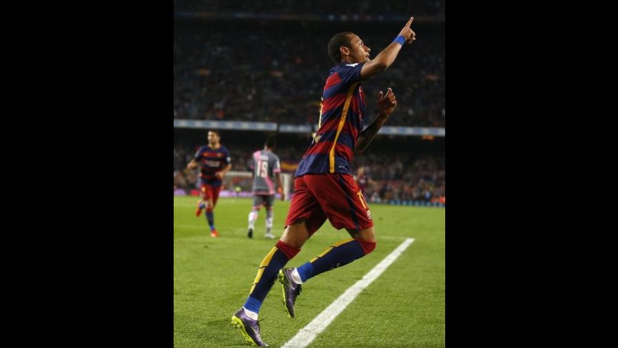 Neymar encabeza encuesta de la AP 