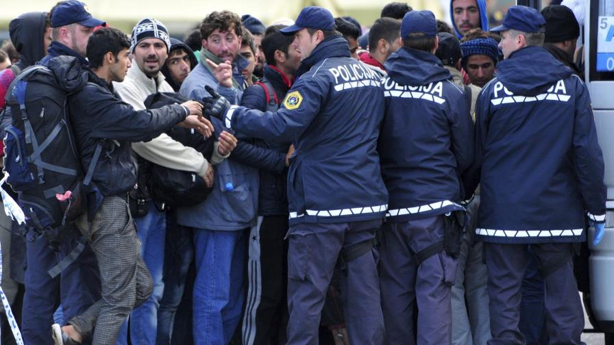 Eslovenia sitúa al Ejército y pide ayuda a UE por la oleada de refugiados