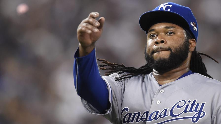 Johnny Cueto acusa a Azulejos de robar señales en 3er juego