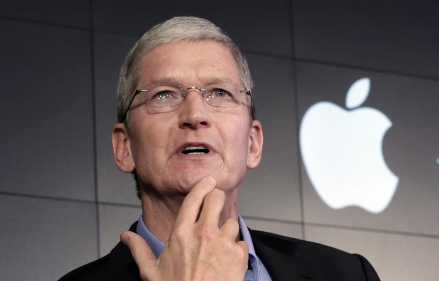 Tim Cook de Apple prevé revolución “masiva” en la industria automovilística