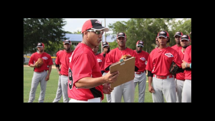 Luis Rojas puede pagar los platos rotos por el pobre arranque del Escogido