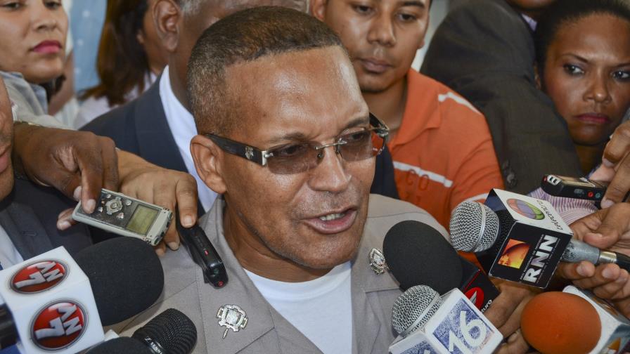 Jefe de la Policía dice coronel Santos Aquino cobraba el salario a varios agentes Jefe de la Policía dice coronel Santos Aquino cobraba el salario a varios agentes