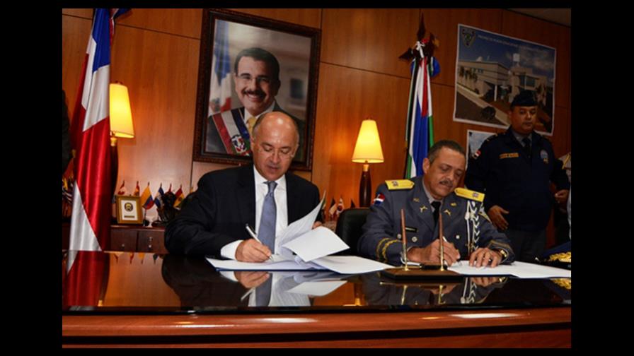 El procurador respalda al Jefe de Policía en caso del oficial suspendido