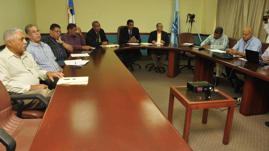 Dice últimos aguaceros  aumentan los niveles de presas 