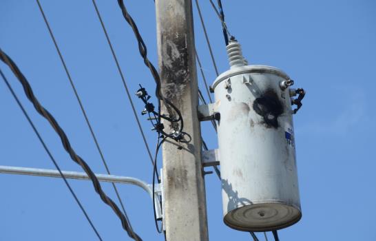 En el Ensanche Isabelita tienen 22 días sin energía eléctrica