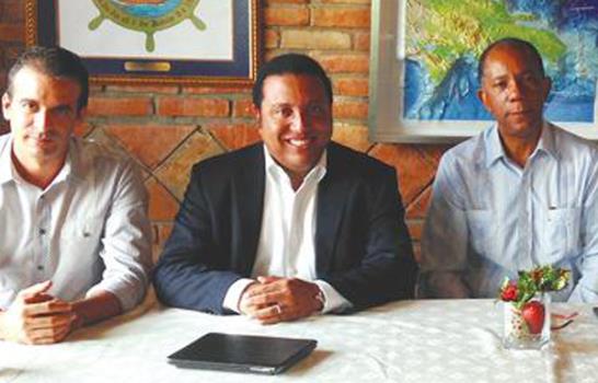 Grupo de profesionales apoya la reelección de Danilo Medina
Grupo de profesionales apoya reelección Danilo 