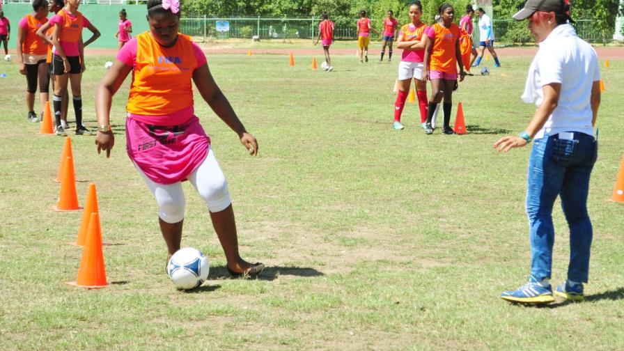 La Fedofútbol busca masificar el deporte entre las niñas