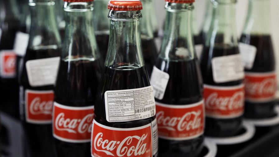 A Coca-Cola se le escapa la efervescencia 
Coca-Cola sigue en baja