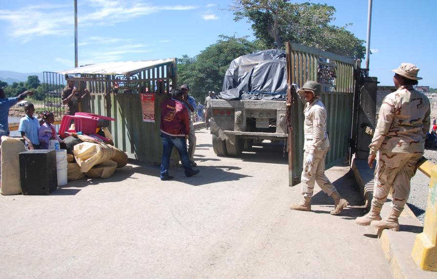Aduanas de Haití retiene 9 patanas con cemento