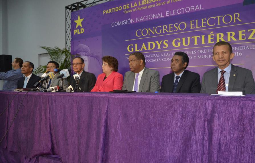 A Salcedo, De los Santos y otros siete les ratificaron candidaturas
