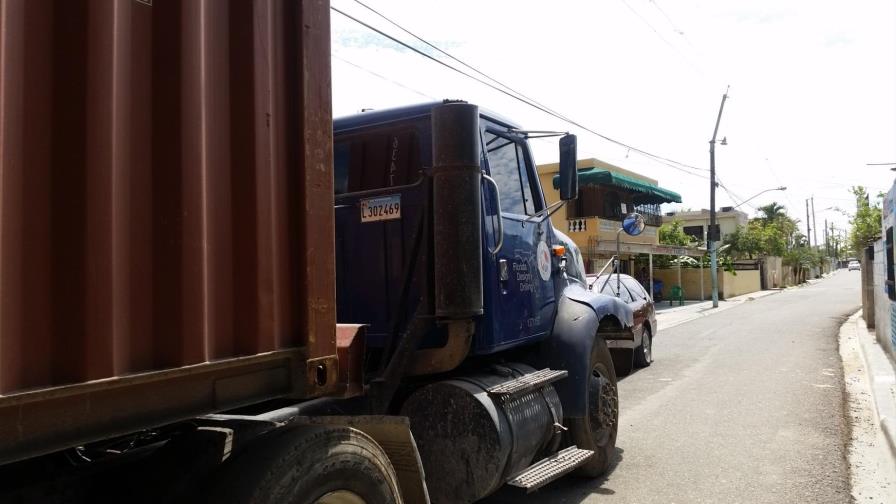 Investigan patanas con 10 mil fundas de cemento descargadas en la madrugada