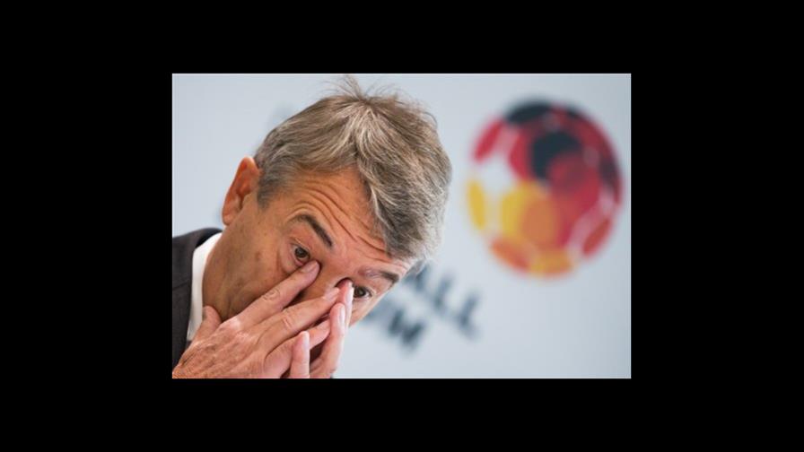 Ex líder de federación alemana llama “mentiroso” a sucesor 