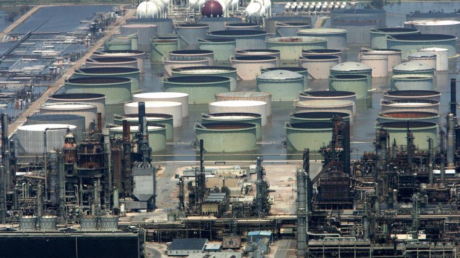 El petróleo de Texas baja un 1.72 % y cierra en 44.60 dólares