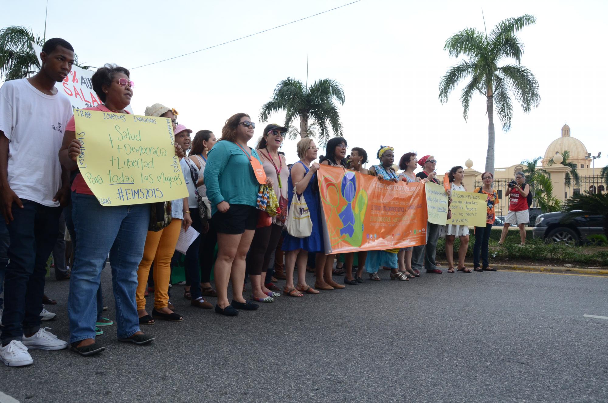 Hicieron una parada para su grito de contra la violencia.