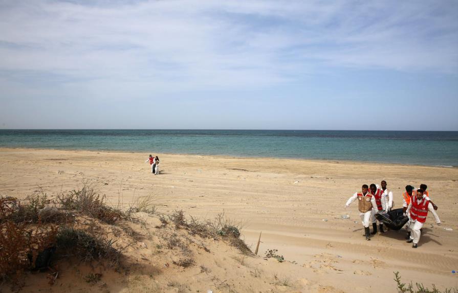 Descubren 40 cadáveres flotando en las costas de Libia 