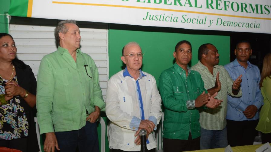 Amable Aristy anuncia contactos con el peledeísmo para una alianza 