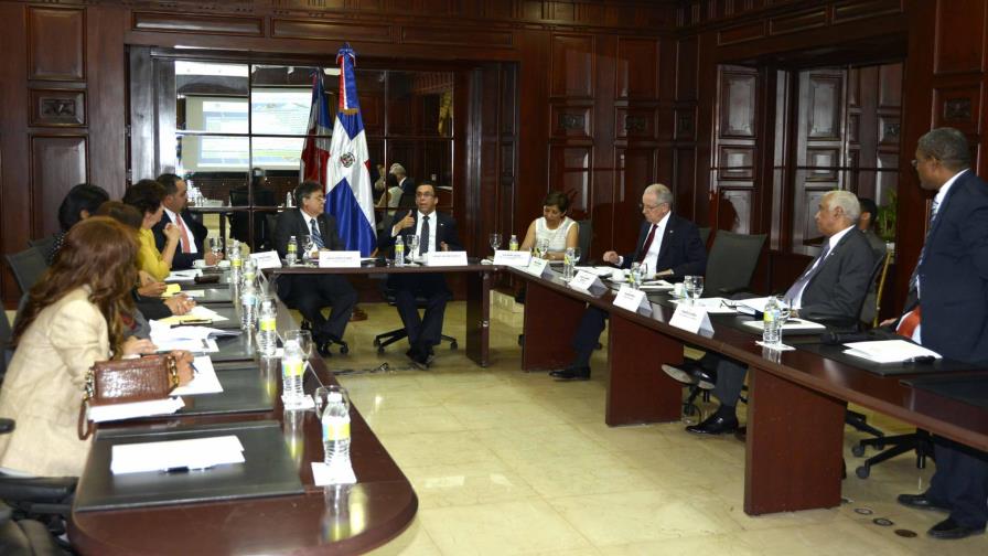 Veedores reciben detalles sobre organización de cumbres CELAC y Asamblea OEA en el 2016