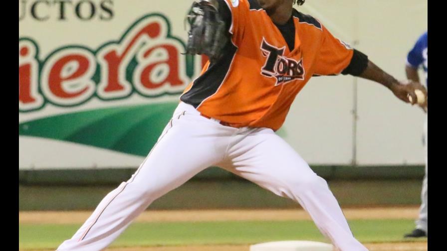 Los Toros ganan a los Gigantes y ponen su récord en 3-4 en el béisbol invernal