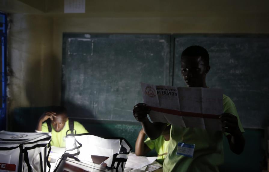 Autoridades haitianas y observadores, satisfechos con desarrollo de elecciones