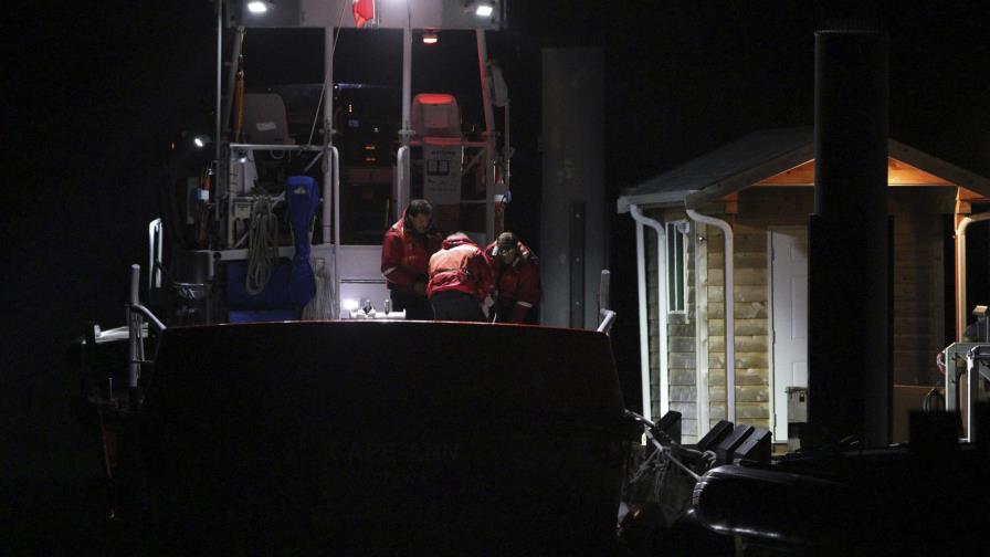 Cinco muertos y un desaparecido tras hundimiento de barco turístico en Canadá