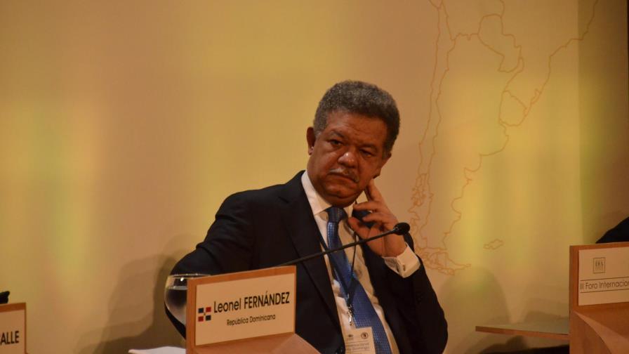 Ante la ausencia de Leonel Fernández, Reinaldo Pared toma el mando