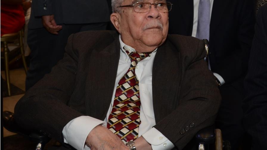 Elogian trayectoria del periodista Radhamés Gómez Pepín