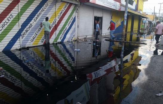 Mercaderes Los Mina  denuncian inundación