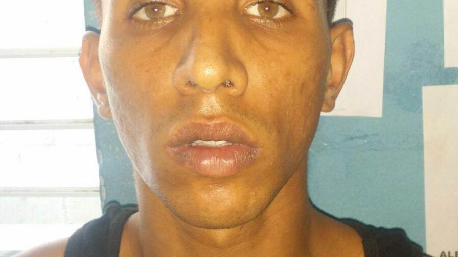 Enfrentamiento entre policías y presuntos delincuentes deja una persona muerta en Moca