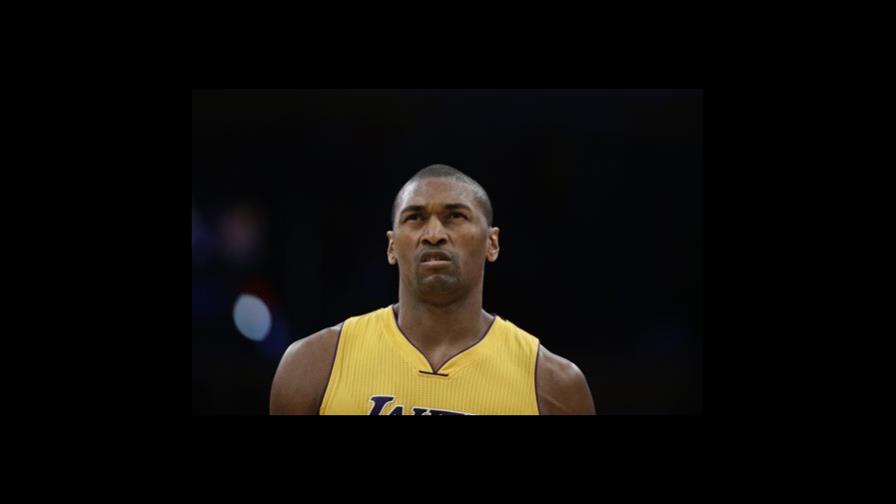 Metta sobrevive a corte con Lakers y dice no cambiar sus objetivos