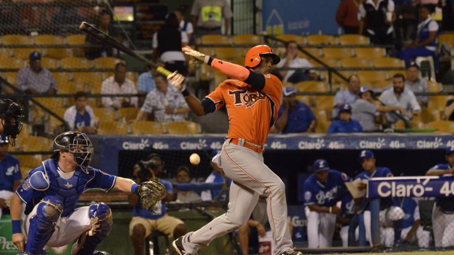 Toros del Este derrotan al Licey; Constanza ligó single en triunfo  