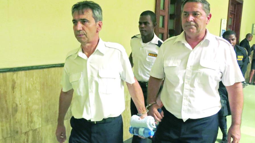 Francia se desligó de la fuga
Los fugitivos,  dispuestos a declarar, pero en Francia