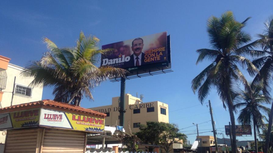 El candidato Danilo Medina comienza la propaganda con vallas y en la web