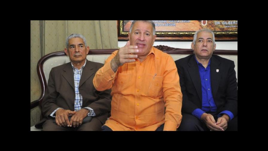 Alcalde de Santiago exige entregar el 10% a los cabildos