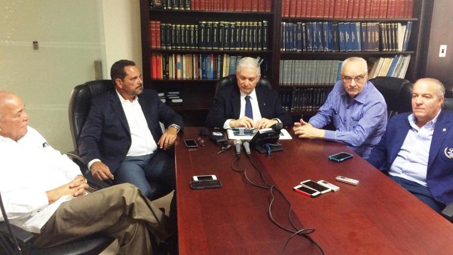 Piden la reparación del estadio Quisqueya para la próxima Serie del Caribe
Piden reparación del Quisqueya para la SC 