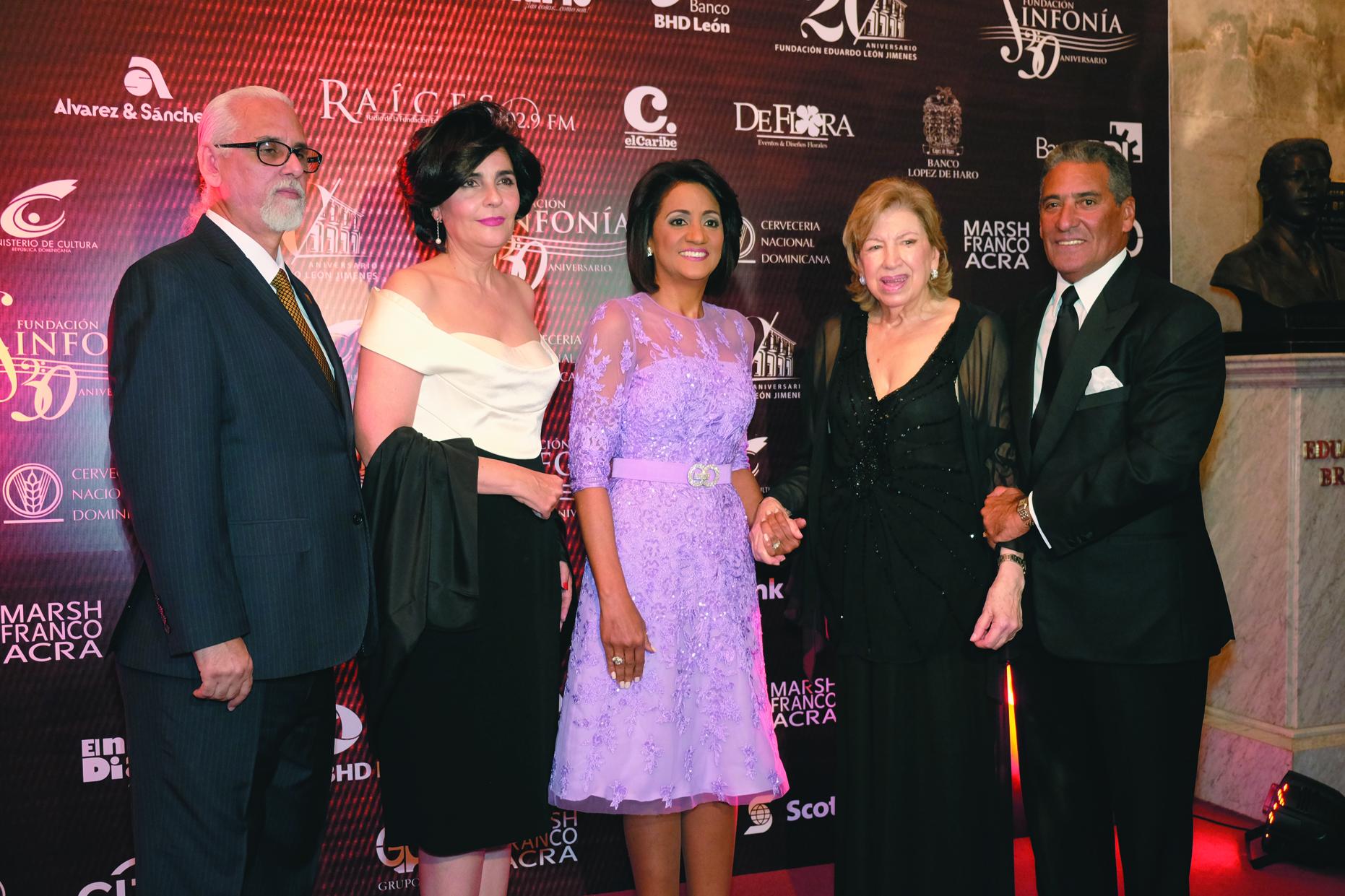 Tony García, María Amalia León, Cándida Montilla de Medina, Margarita Copello y Niní Cáffaro.